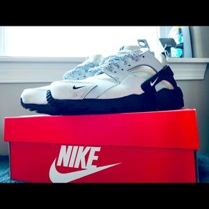 NIKE HUARACHE RUN SE (GS)